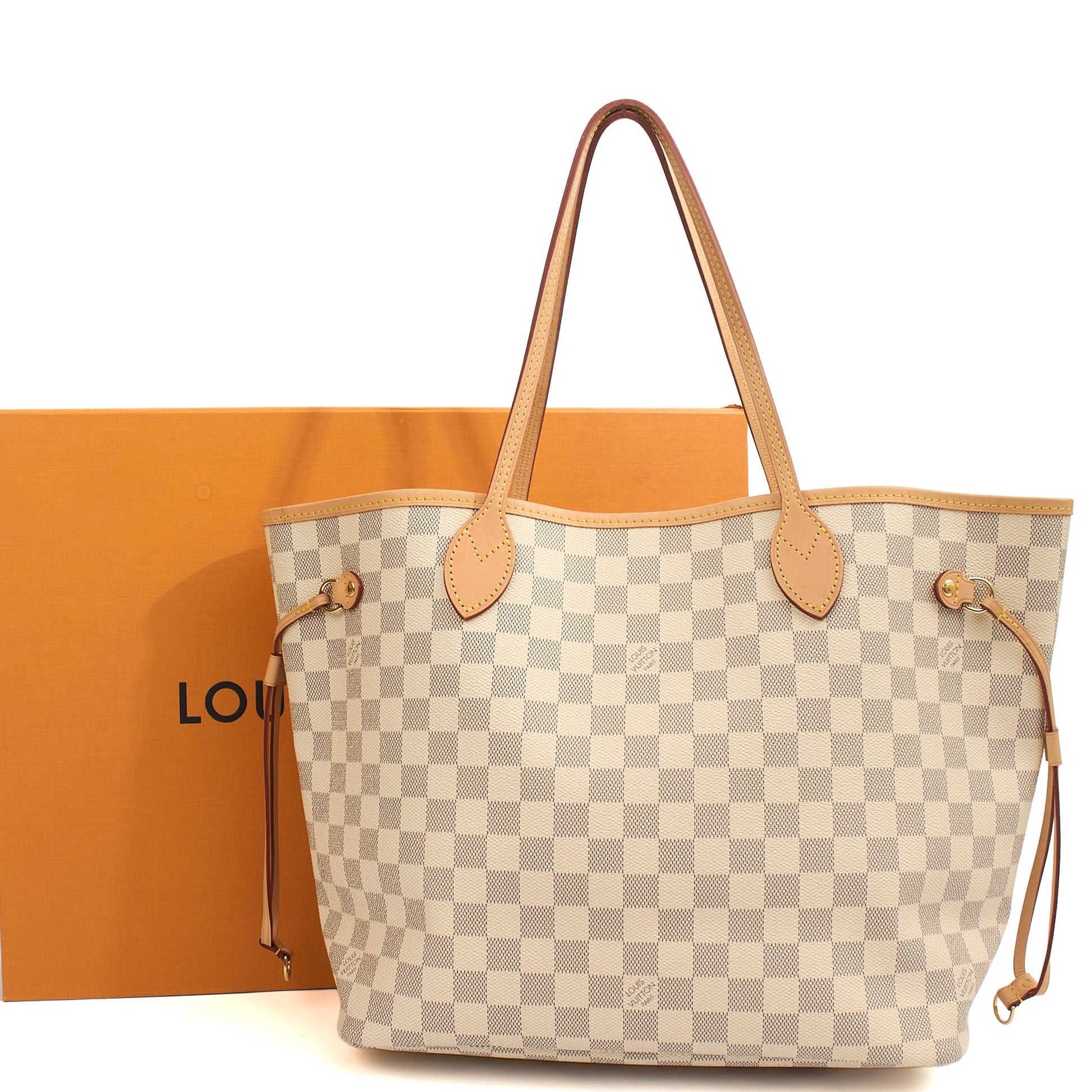 Louis Vuitton Tote Neverfull MM in Damier Ebene, Canvas — Lifestyle View