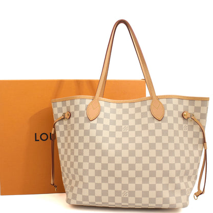 Louis Vuitton Tote Neverfull MM in Damier Ebene, Canvas — Lifestyle View