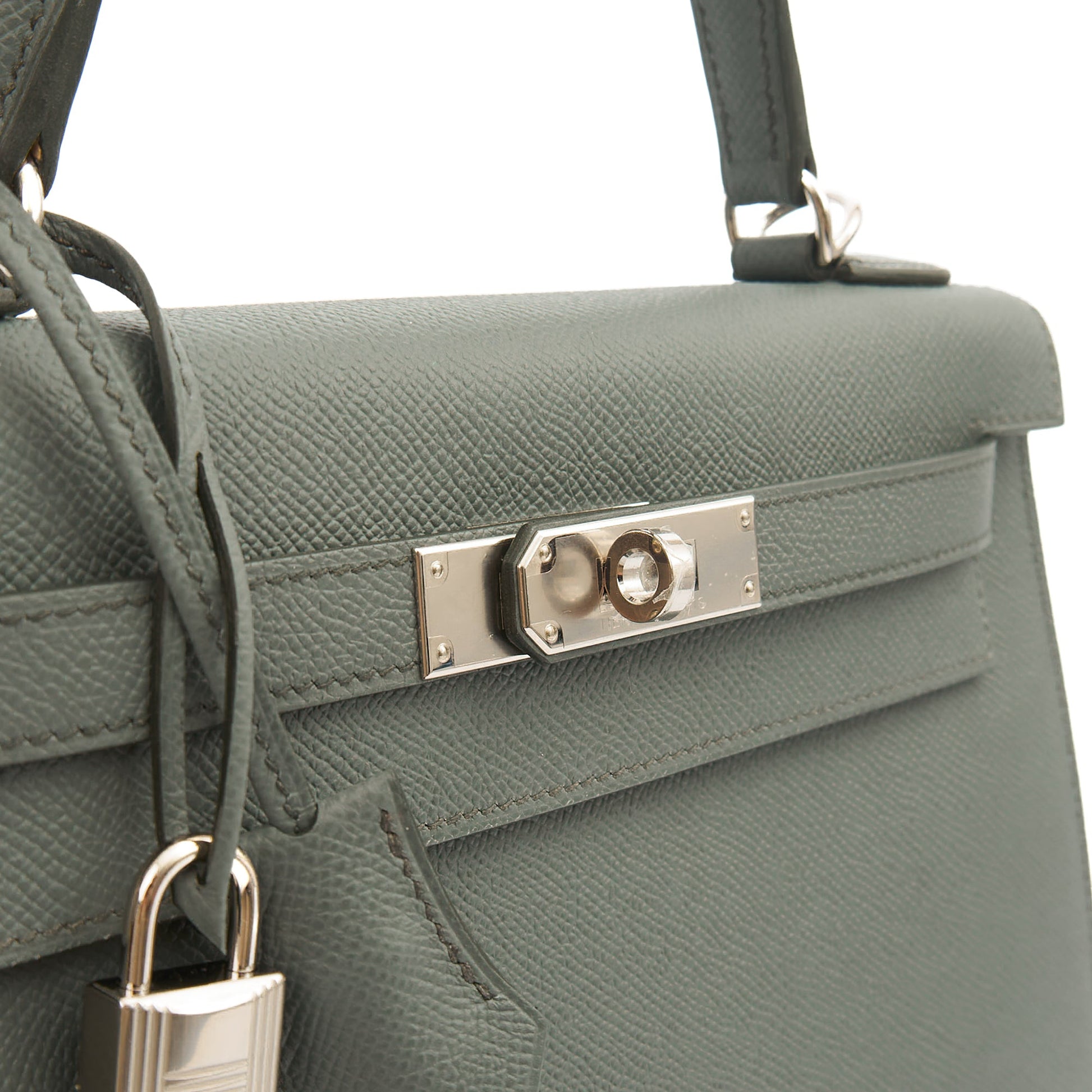 Hermes Kelly 28 in Verte Amande, Epsom Leather — Alternate View 25