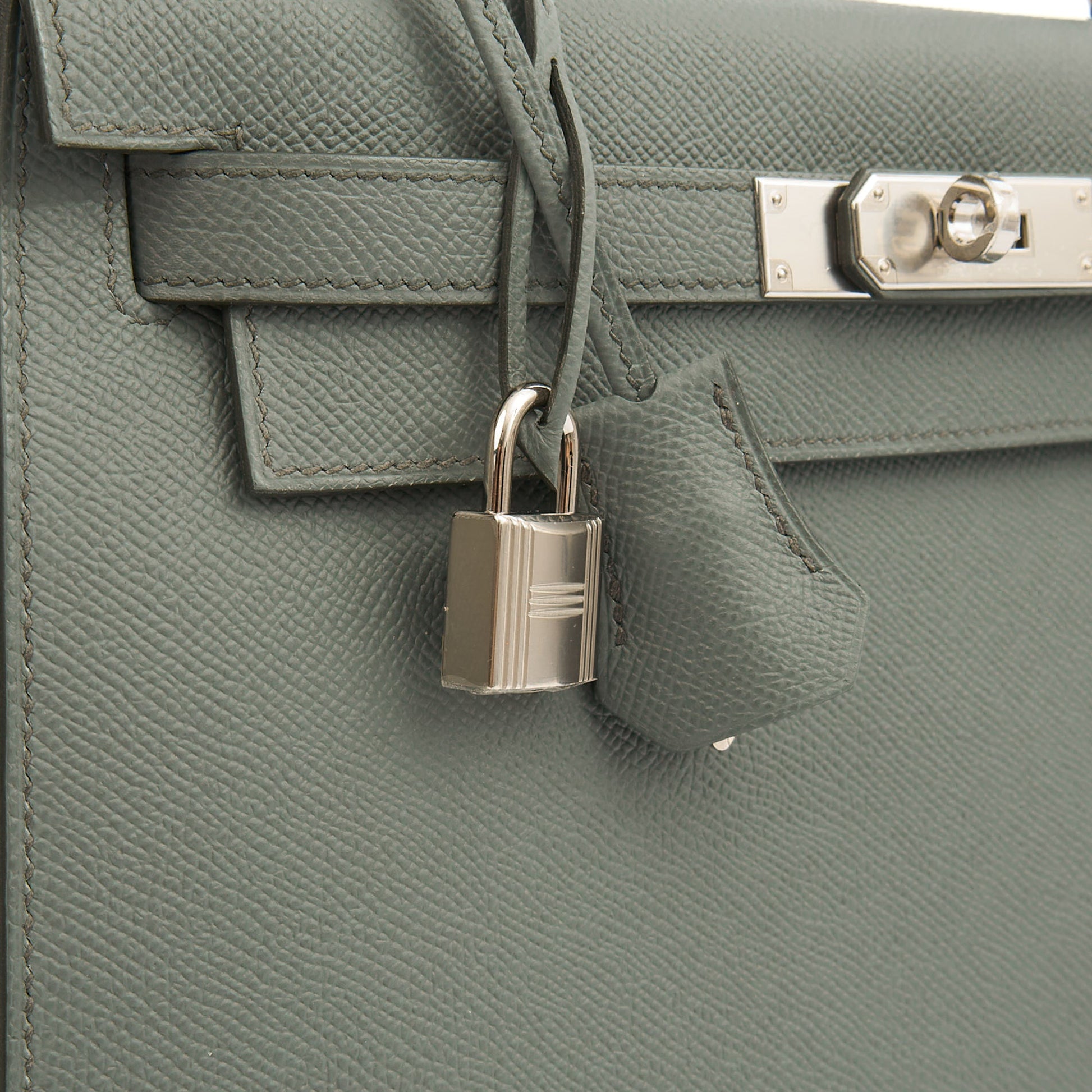 Hermes Kelly 28 in Verte Amande, Epsom Leather — Alternate View 35