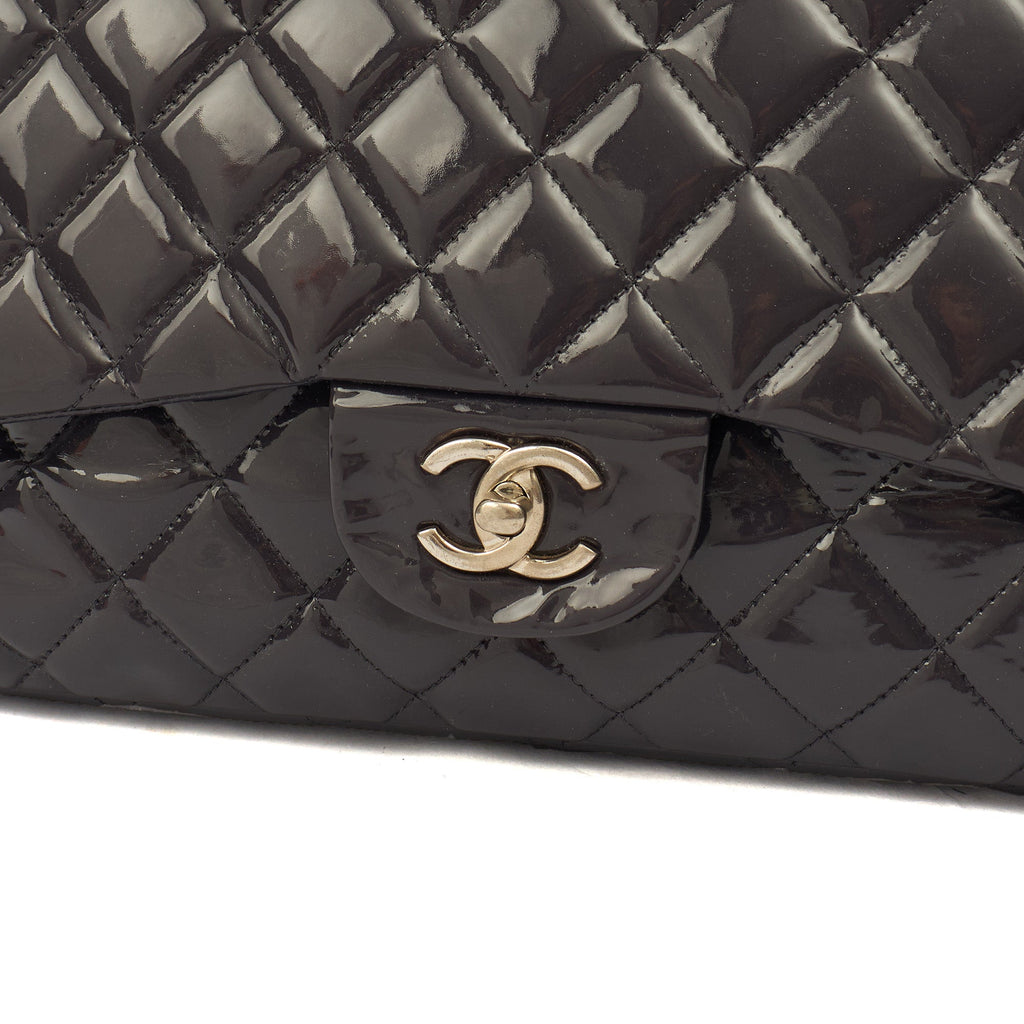 Chanel Shoulder Bag Classic Single Flap - Maxi in Purple, Patent Leather — Alternate View 8