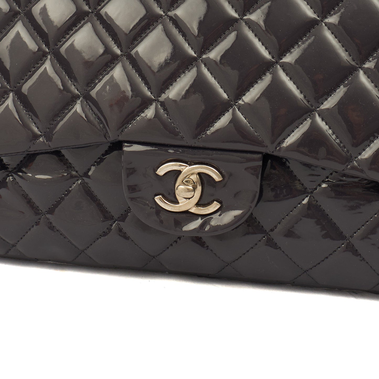 Chanel Shoulder Bag Classic Single Flap - Maxi in Purple, Patent Leather — Alternate View 8