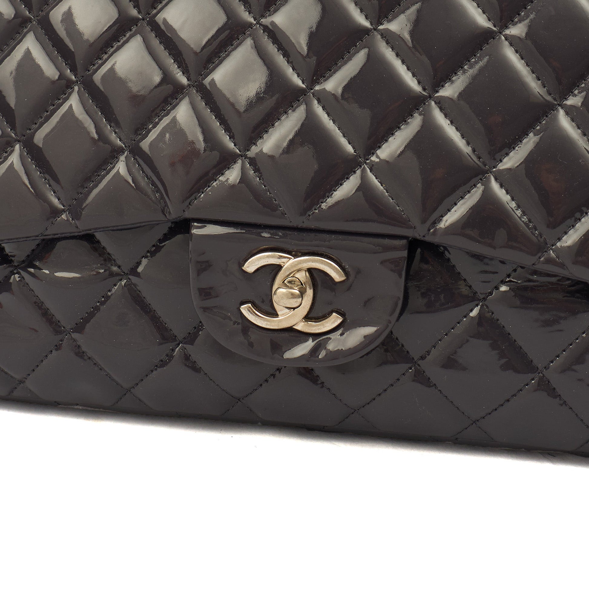 Chanel Shoulder Bag Classic Single Flap - Maxi in Purple, Patent Leather — Alternate View 8