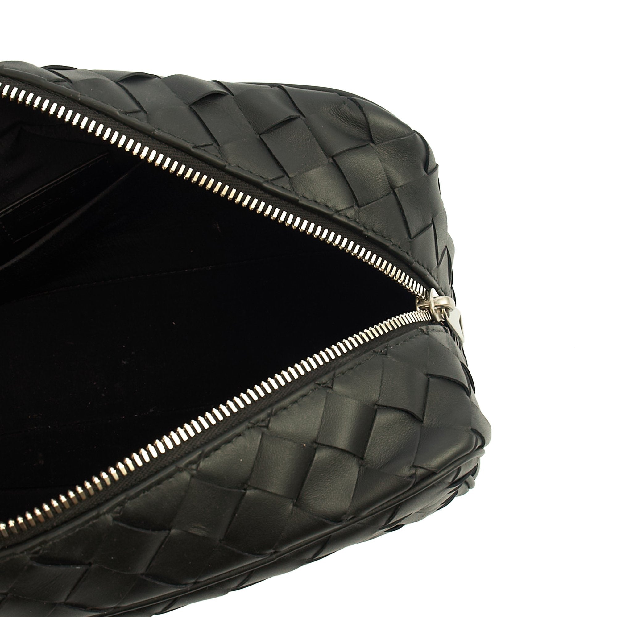 Bottega Veneta Clutch Intrecciato Zip Pouch in Black, Intrecciato Nappa — Detail View