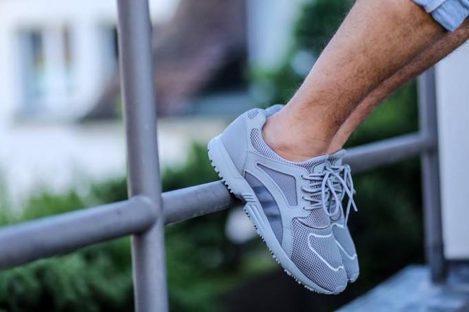 adidas Originals Racer Lite Trainer — UK 3.5 | EU 36 | US 4 — Lifestyle View