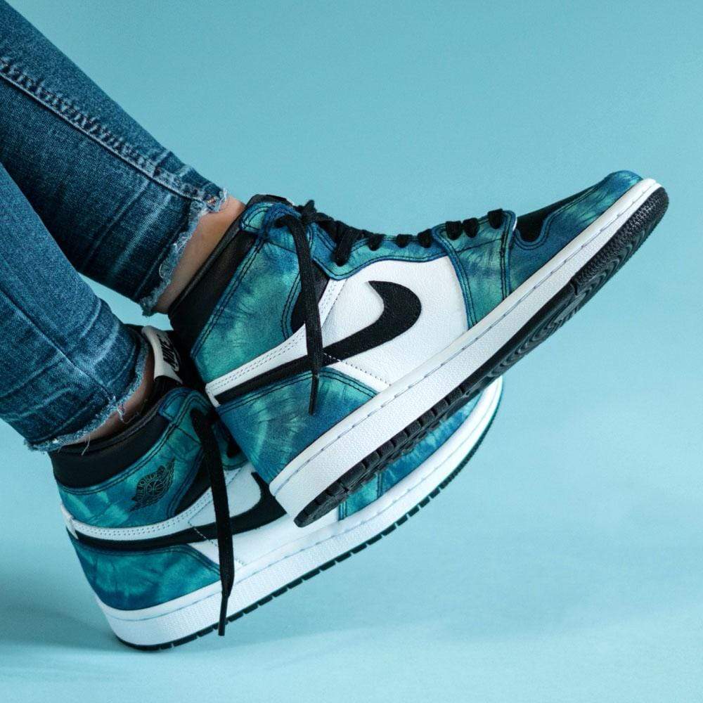 Air Jordan 1 Wmns Retro High OG 'Tie-Dye' — UK 2.5 | EU 35.5 | US 5 — Alternate View 7