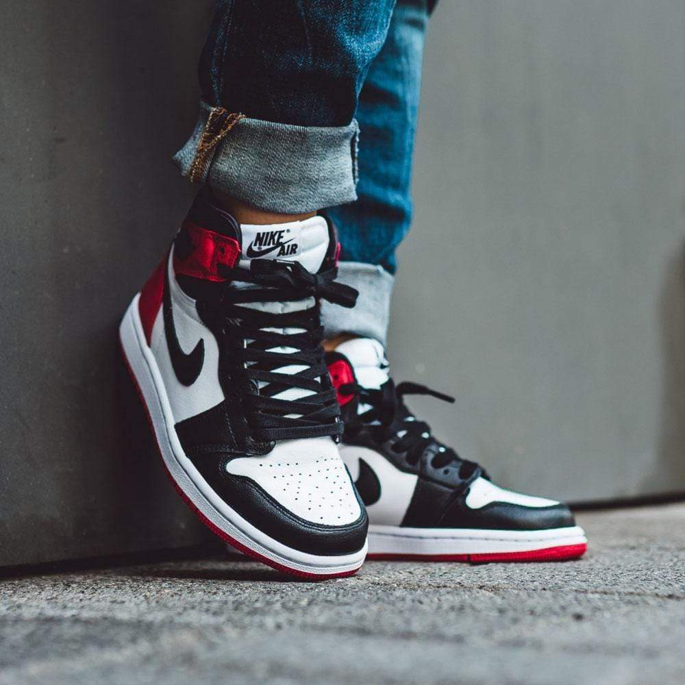 Air Jordan 1 Wmns Retro High 'Satin Black Toe' — UK 2.5 | EU 35.5 | US 5 — Alternate View 7