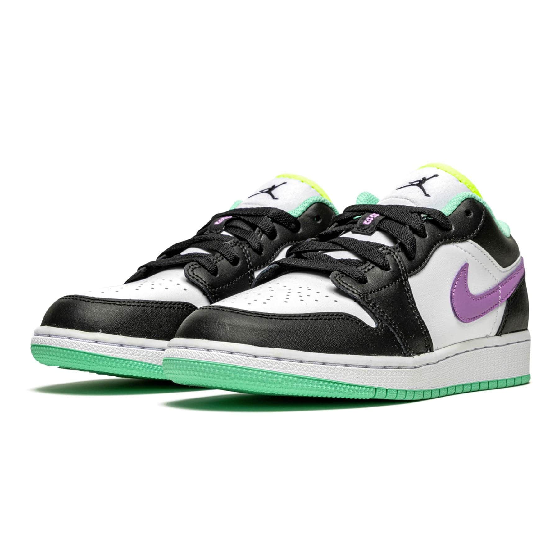 Air Jordan 1 Low GS 'White Violet Shock' — UK 13.5 | EU 32 | US 1Y — Side View