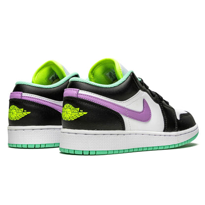 Air Jordan 1 Low GS 'White Violet Shock' — UK 13.5 | EU 32 | US 1Y — Back View