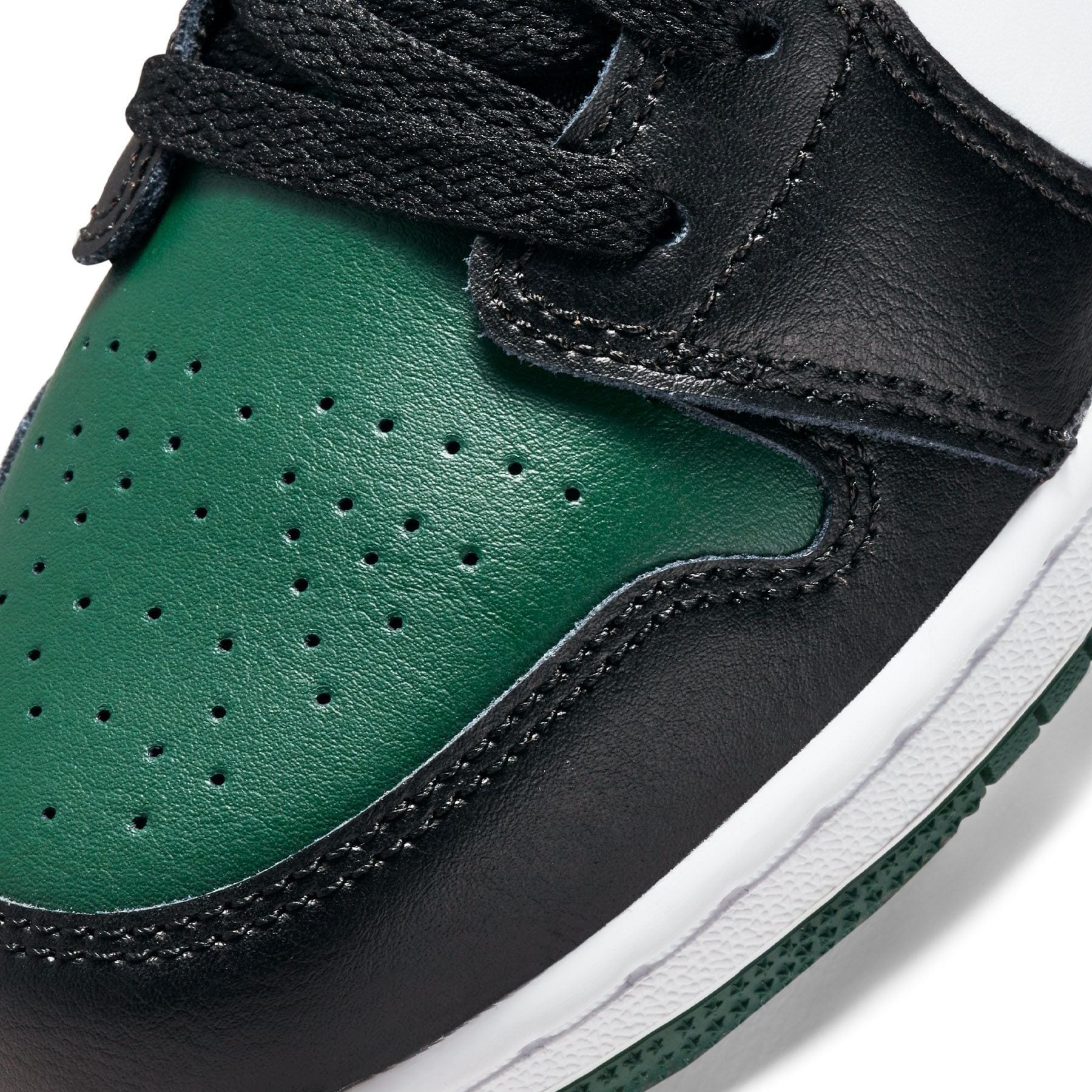 Air Jordan 1 Low GS 'Green Toe' — UK 13.5 | EU 32 | US 1Y — Lifestyle View
