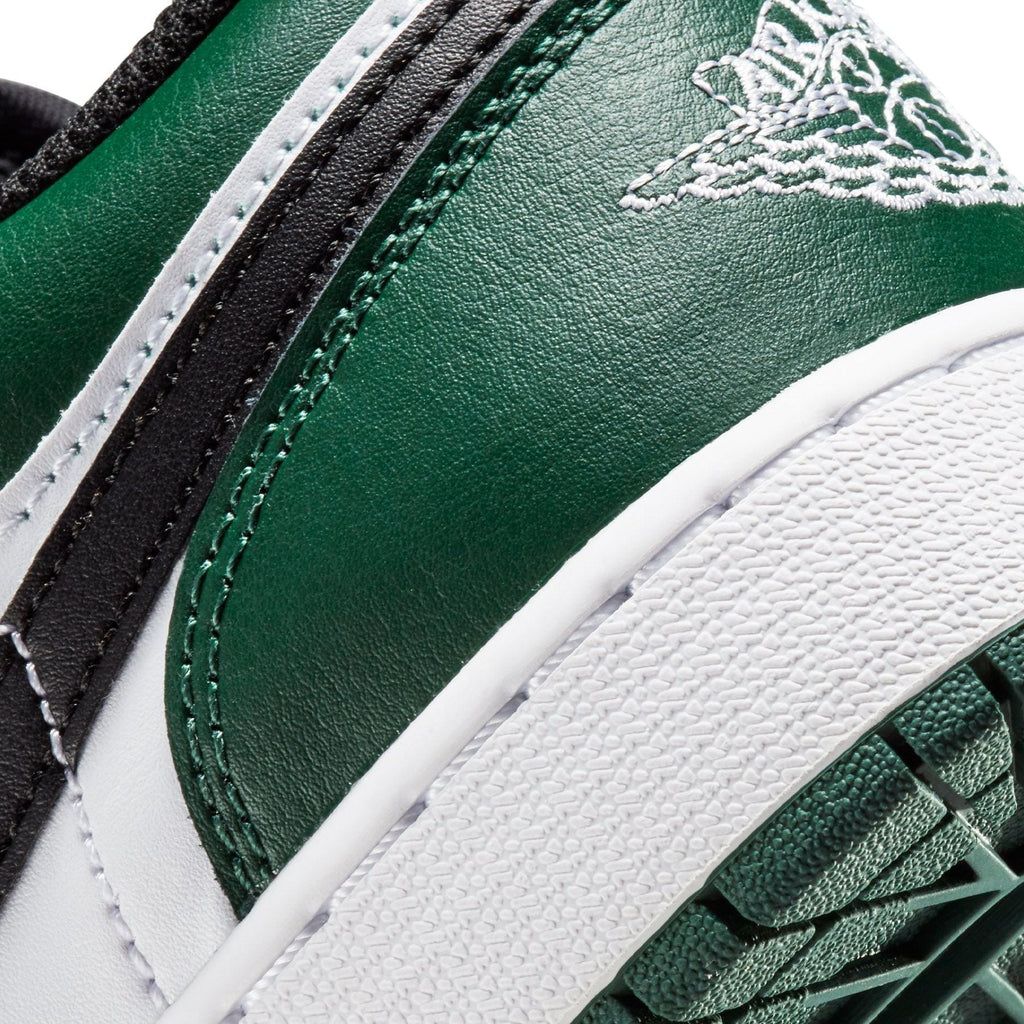 Air Jordan 1 Low GS 'Green Toe' — UK 13.5 | EU 32 | US 1Y — Alternate View 7