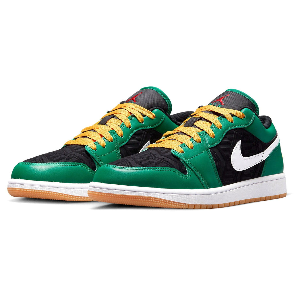 Air Jordan 1 Low SE 'Christmas' — UK 3 | EU 35.5 | US 3.5 — Side View