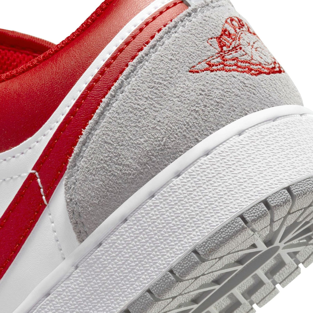 Air Jordan 1 Low SE GS 'Light Smoke Grey Gym Red' — UK 13.5 | EU 32 | US 1Y — Alternate View 7