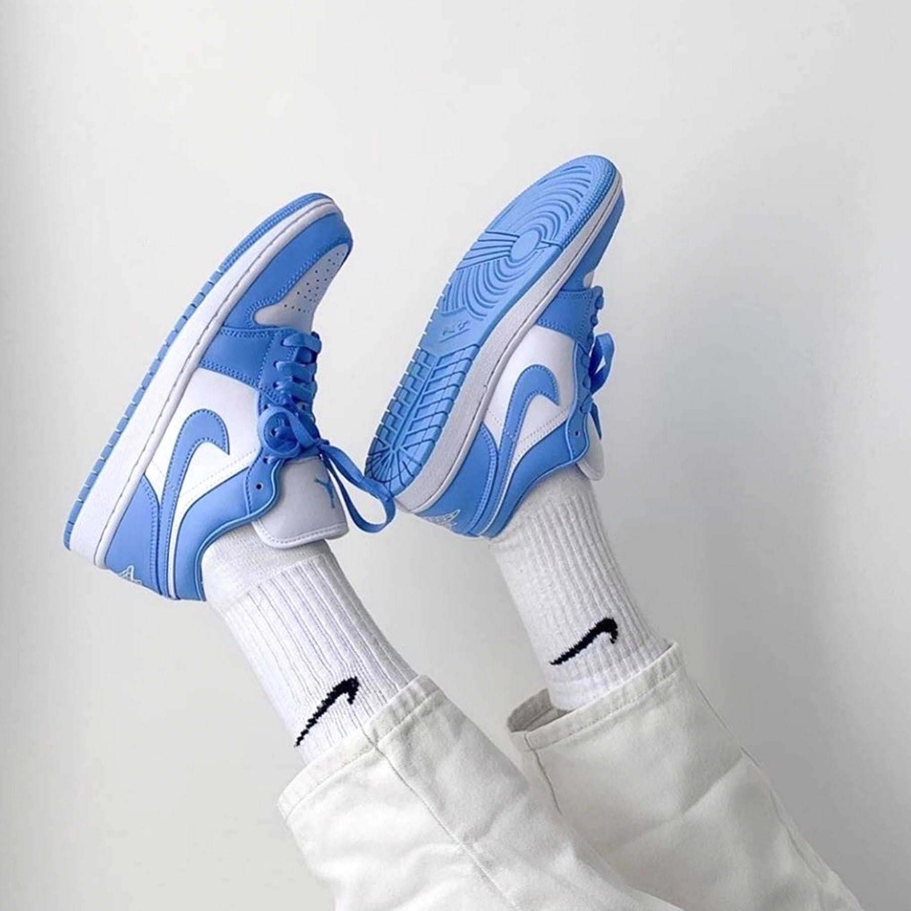 Air Jordan 1 Low Wmns 'UNC' — UK 2.5 | EU 35.5 | US 5 — Alternate View 7
