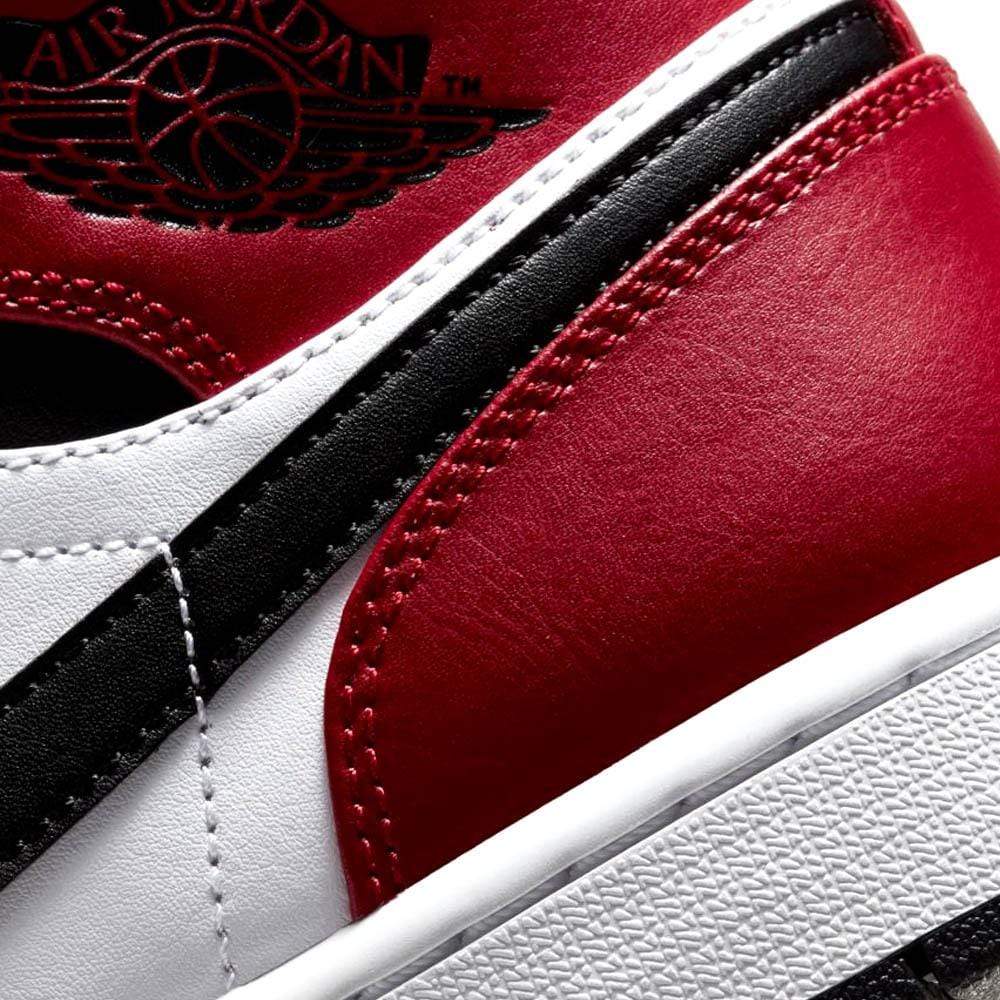 Air Jordan 1 Mid 'Chicago Black Toe' — UK 3 | EU 35.5 | US 3.5 — Alternate View 8