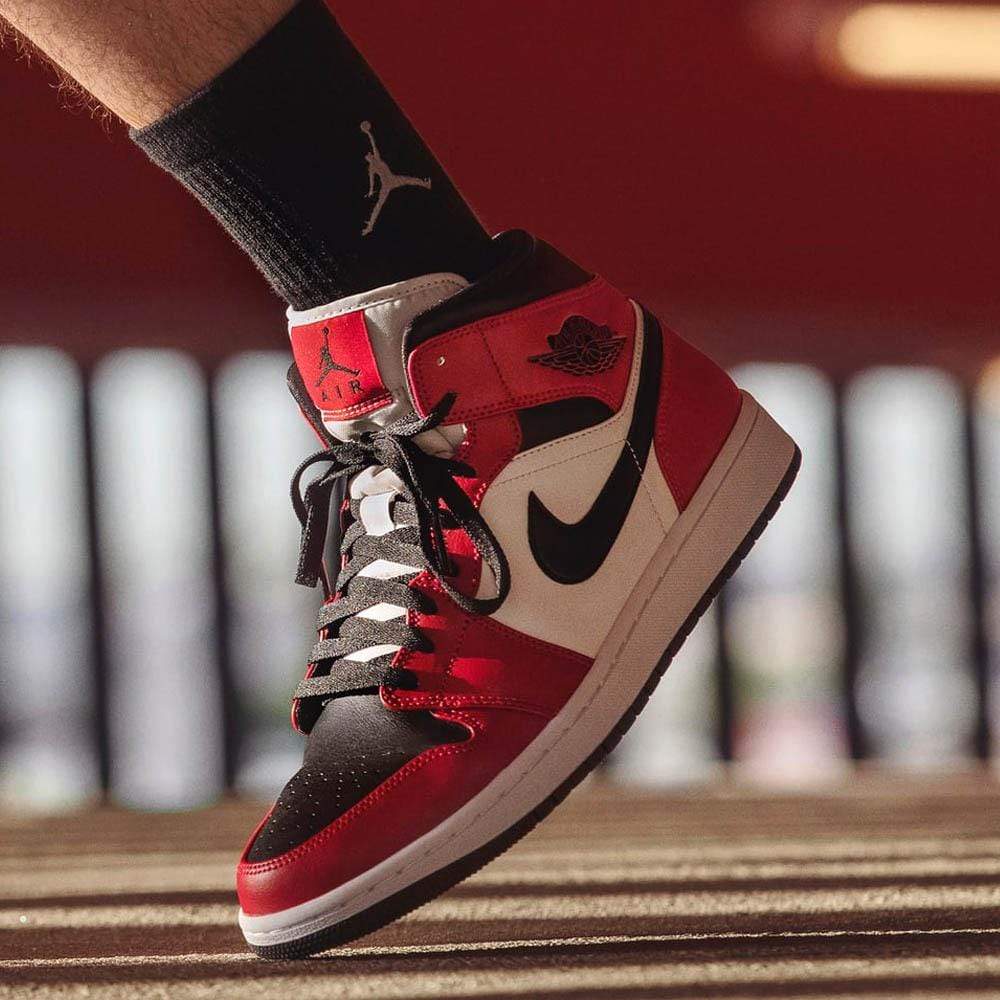 Air Jordan 1 Mid 'Chicago Black Toe' — UK 3 | EU 35.5 | US 3.5 — Lifestyle View