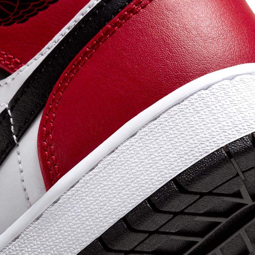Air Jordan 1 Mid GS 'Chicago Black Toe' — UK 13.5 | EU 32 | US 1Y — Alternate View 7