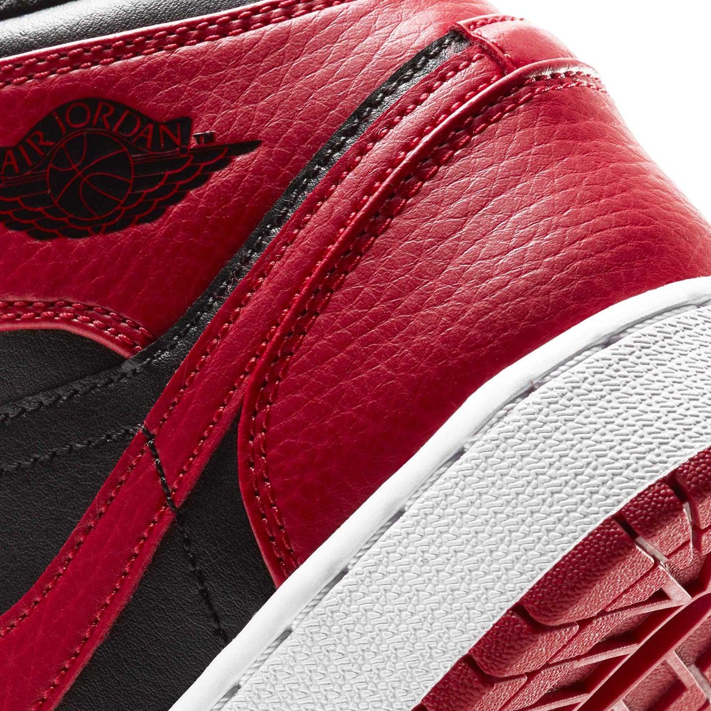 Air Jordan 1 Mid GS 'Banned' — UK 13.5 | EU 32 | US 1Y — Alternate View 7