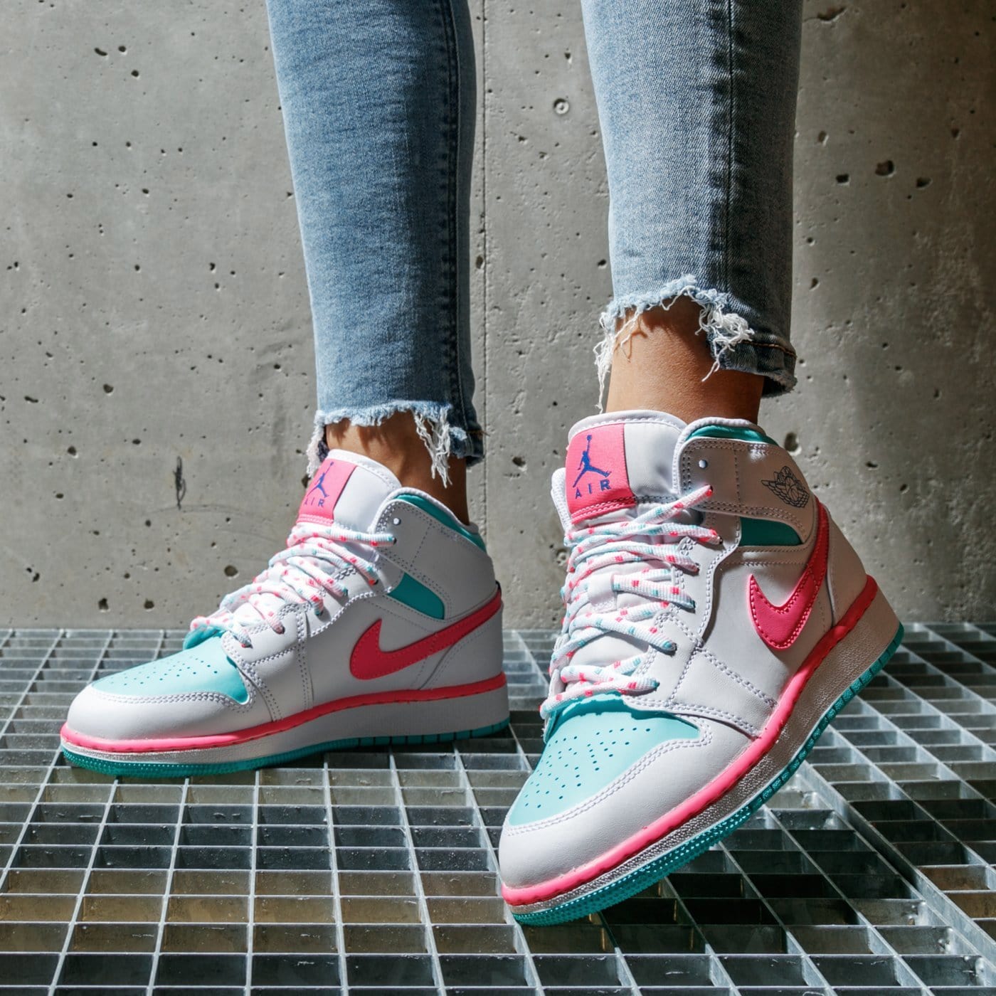 Air Jordan 1 Mid GS 'Digital Pink' — UK 13.5 | EU 32 | US 1Y — Alternate View 7