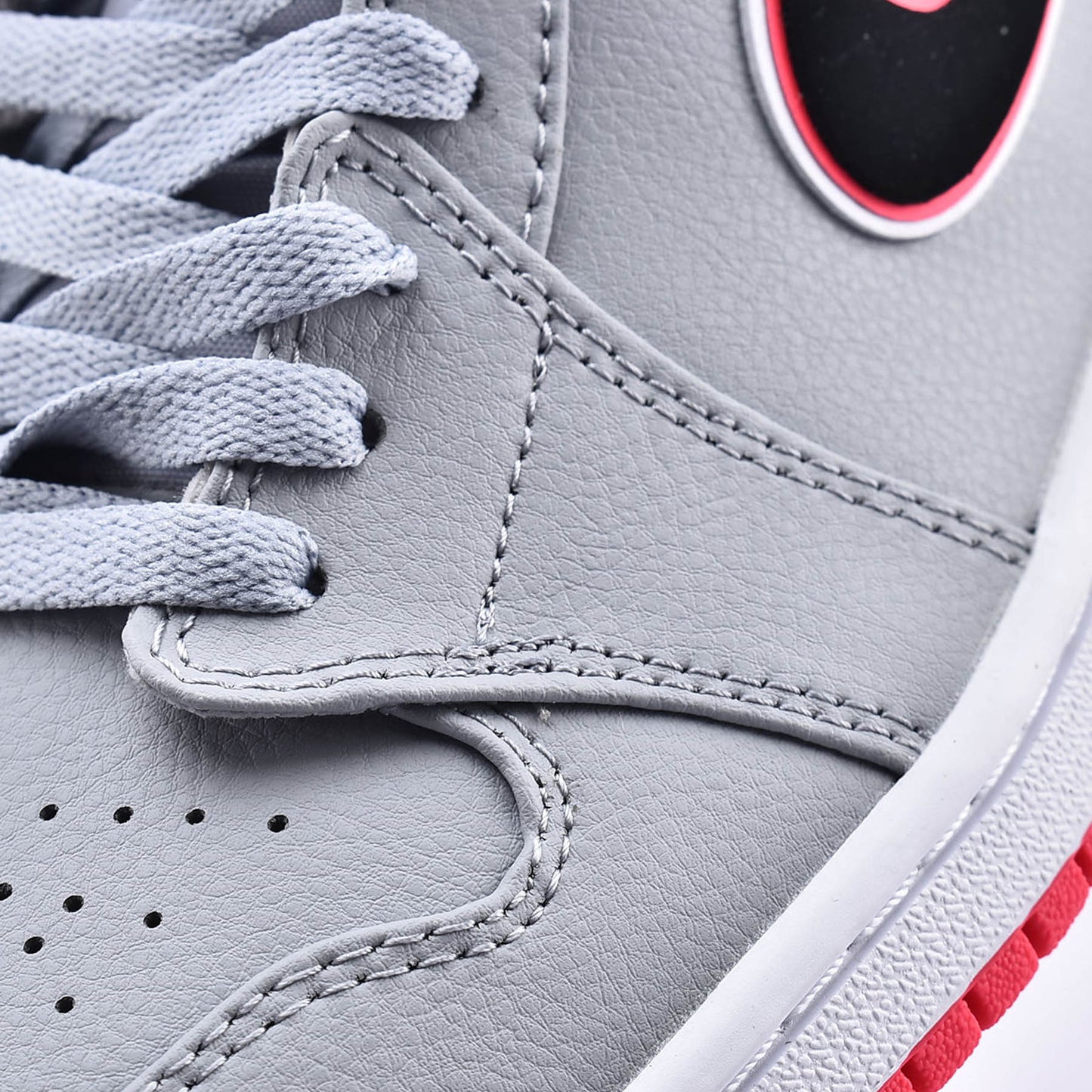 Air Jordan 1 Mid GS 'Wolf Grey Pink' — UK 13.5 | EU 32 | US 1Y — Alternate View 7
