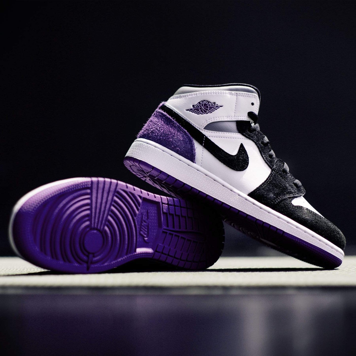 Air Jordan 1 Mid SE GS 'Varsity Purple' — UK 13.5 | EU 32 | US 1Y — Alternate View 8