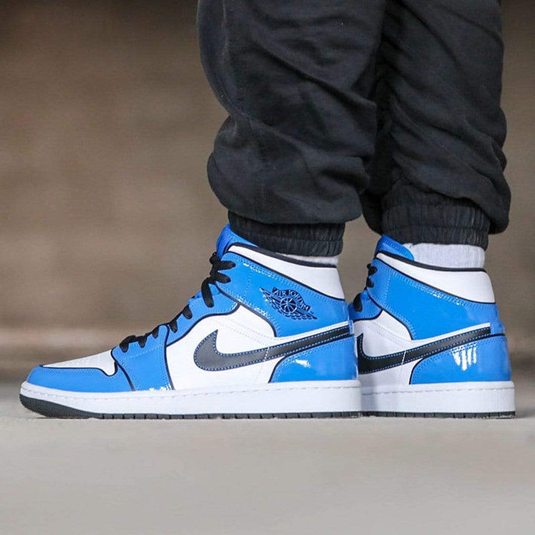 Air Jordan 1 Mid SE 'Signal Blue' — UK 3 | EU 35.5 | US 3.5 — Lifestyle View