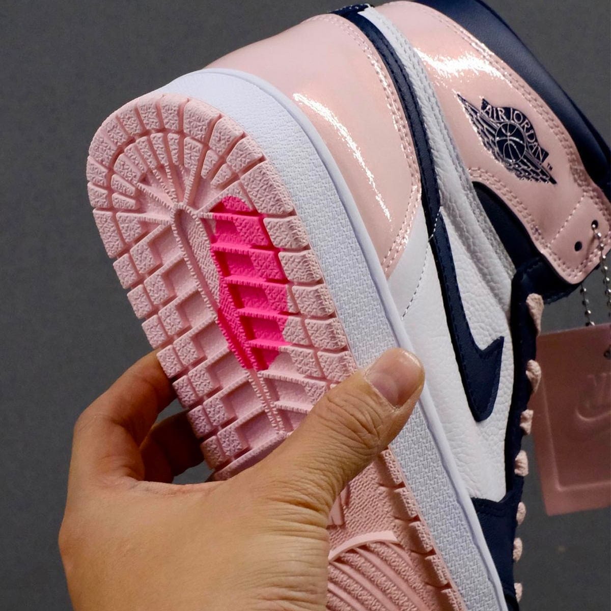 Air Jordan 1 Retro High Wmns OG SE 'Bubble Gum' — UK 2.5 | EU 35.5 | US 5 — Alternate View 9