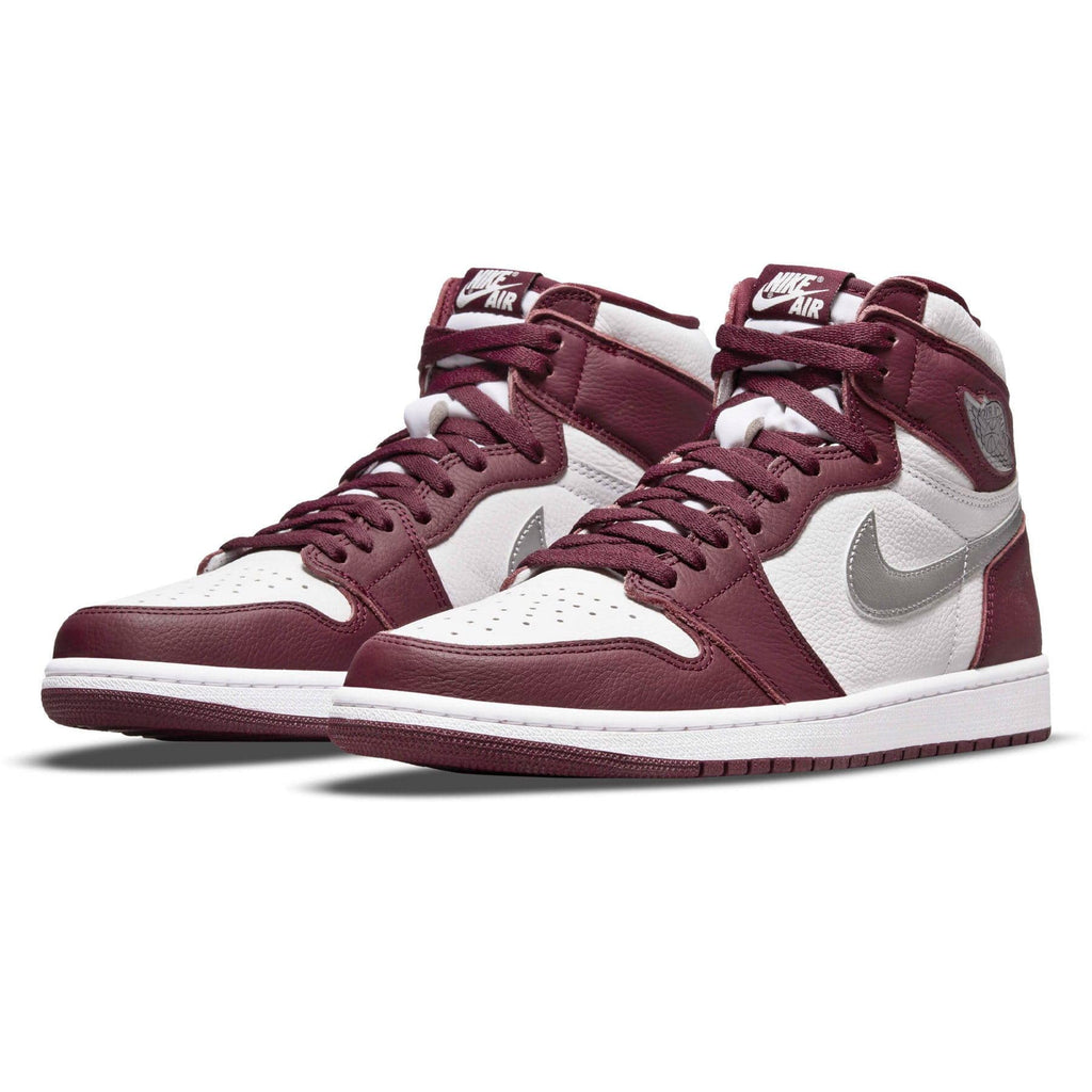 Air Jordan 1 Retro High OG 'Bordeaux' — UK 3 | EU 35.5 | US 3.5 — Side View