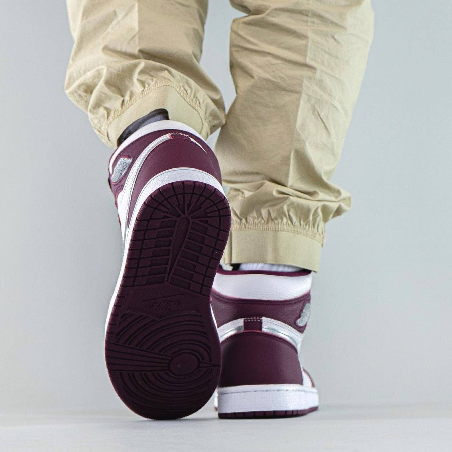 Air Jordan 1 Retro High OG 'Bordeaux' — UK 3 | EU 35.5 | US 3.5 — Alternate View 8