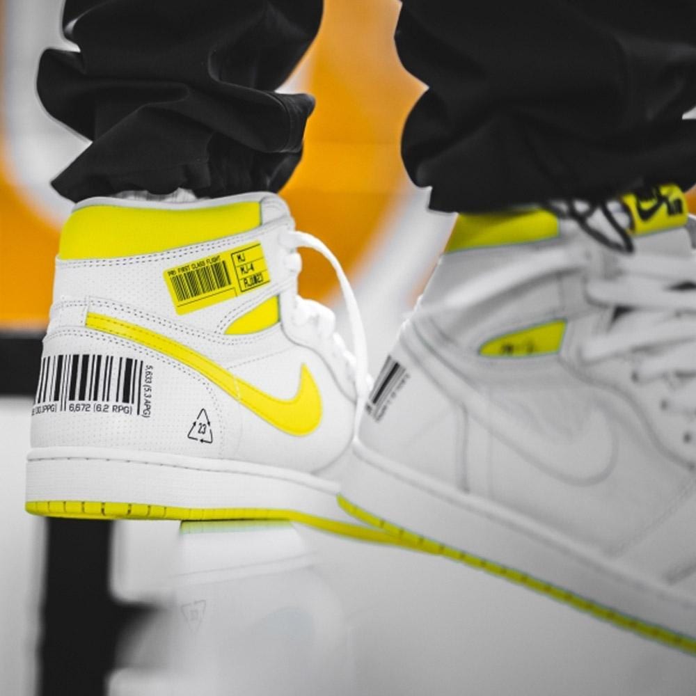 Air Jordan 1 Retro High OG 'First Class Flight' — UK 3 | EU 35.5 | US 3.5 — Lifestyle View