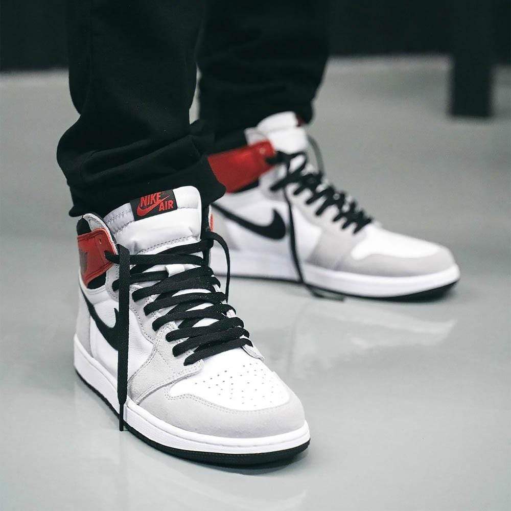 Air Jordan 1 Retro High OG 'Smoke Grey' — 3 UK | 35.5 EU — Alternate View 7