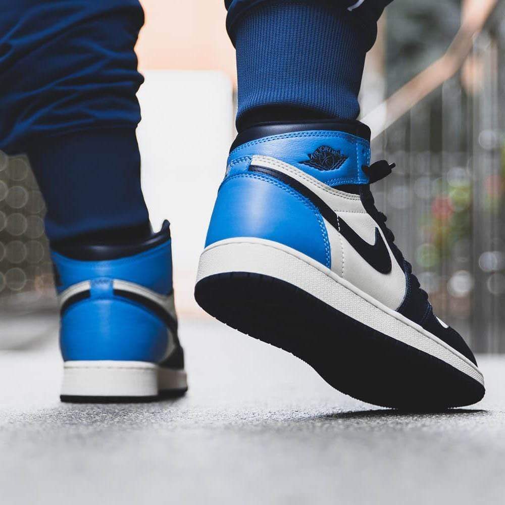Air Jordan 1 Retro High OG 'Obsidian' UNC — UK 3 | EU 35.5 | US 3.5 — Alternate View 7