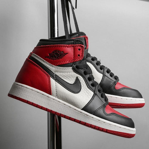 Air Jordan 1 Retro High OG GS "Bred Toe" — UK 13.5 | EU 32 | US 1Y — Side View