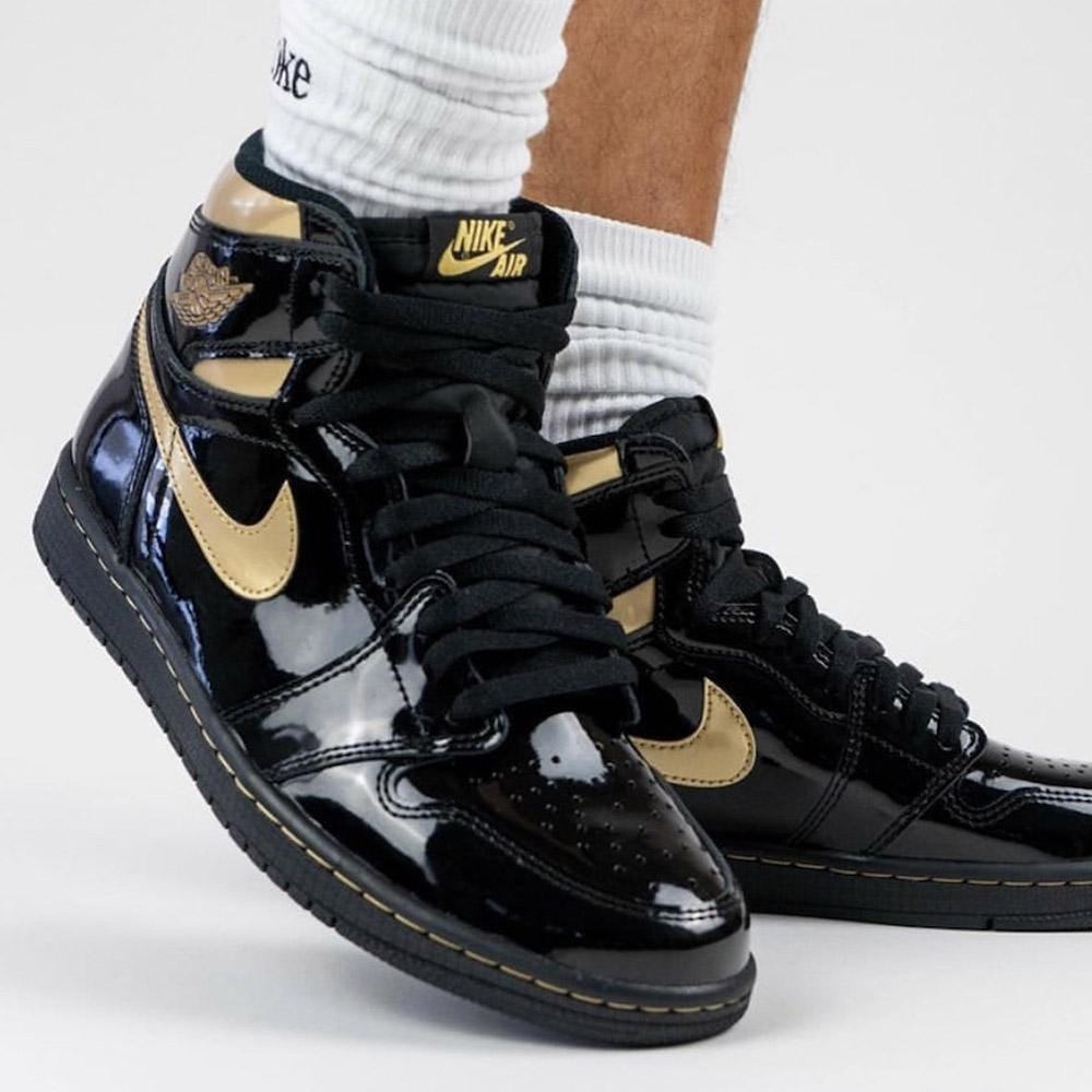 Air Jordan 1 Retro High OG 'Black Metallic Gold' — UK 3 | EU 35.5 | US 3.5 — Alternate View 8