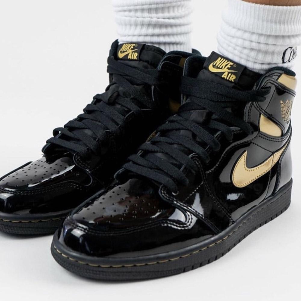 Air Jordan 1 Retro High OG 'Black Metallic Gold' — UK 3 | EU 35.5 | US 3.5 — Alternate View 7
