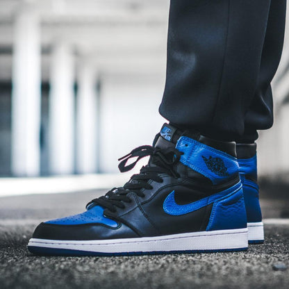 Air Jordan 1 GS Retro High OG Royal — UK 13.5 | EU 32 | US 1Y — Alternate View 7
