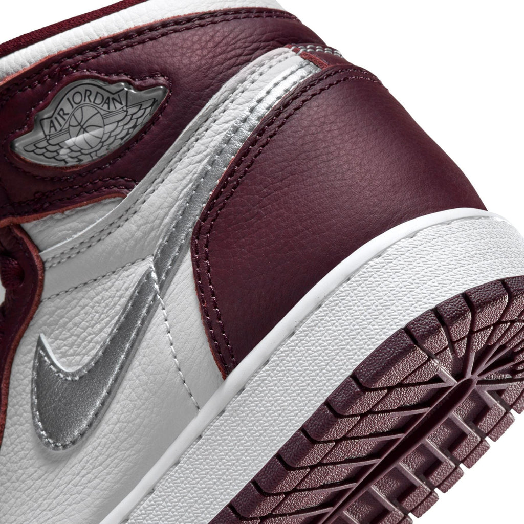 Air Jordan 1 Retro High OG GS 'Bordeaux' — UK 13.5 | EU 32 | US 1Y — Alternate View 7
