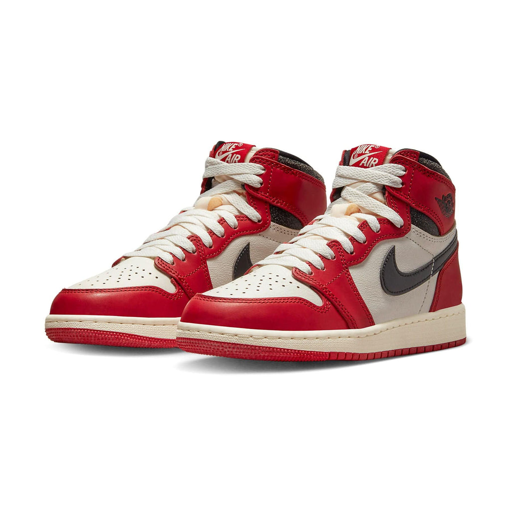 Air Jordan 1 Retro High OG GS 'Chicago Lost & Found' — UK 13.5 | EU 32 | US 1Y — Side View