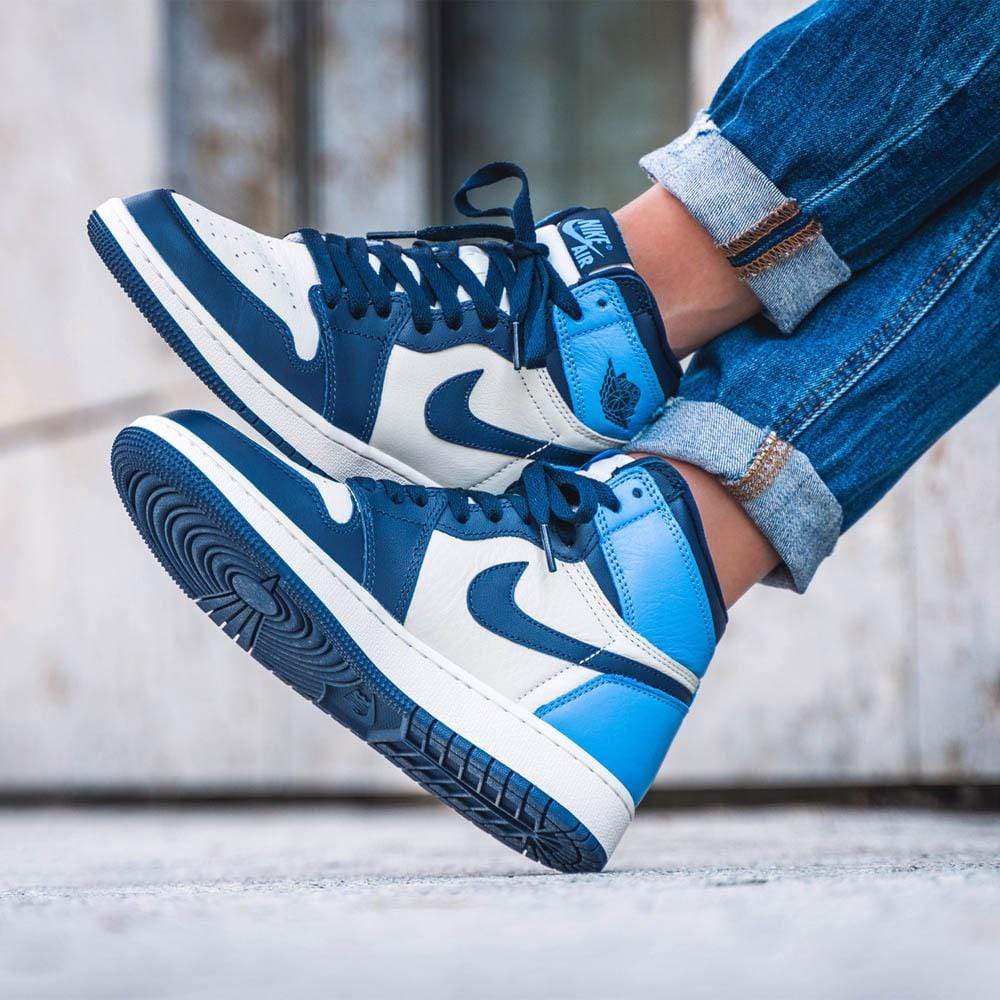 Air Jordan 1 Retro High OG GS 'Obsidian' — UK 13.5 | EU 32 | US 1Y — Alternate View 7
