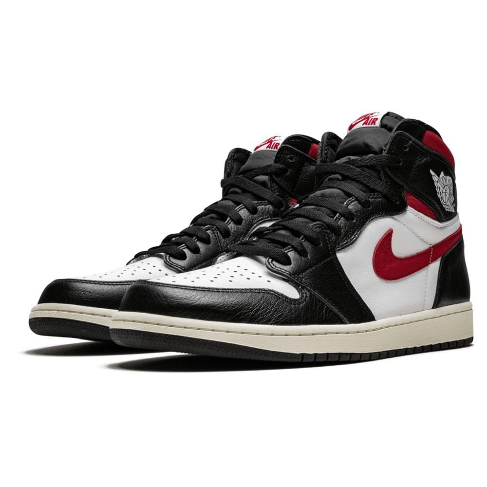 Air Jordan 1 Retro High OG 'Gym Red' — UK 3 | EU 35.5 | US 3.5 — Side View