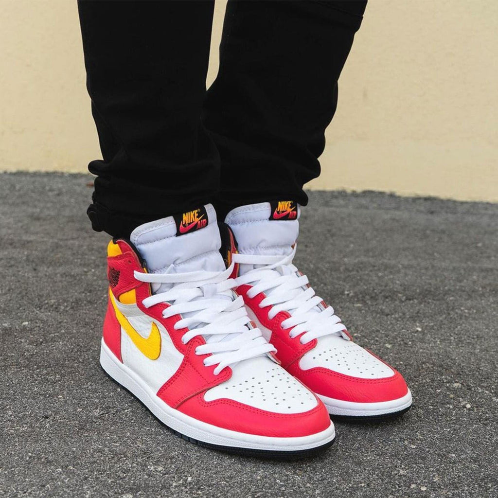 Air Jordan 1 Retro High OG 'Light Fusion Red' — UK 3 | EU 35.5 | US 3.5 — Alternate View 7