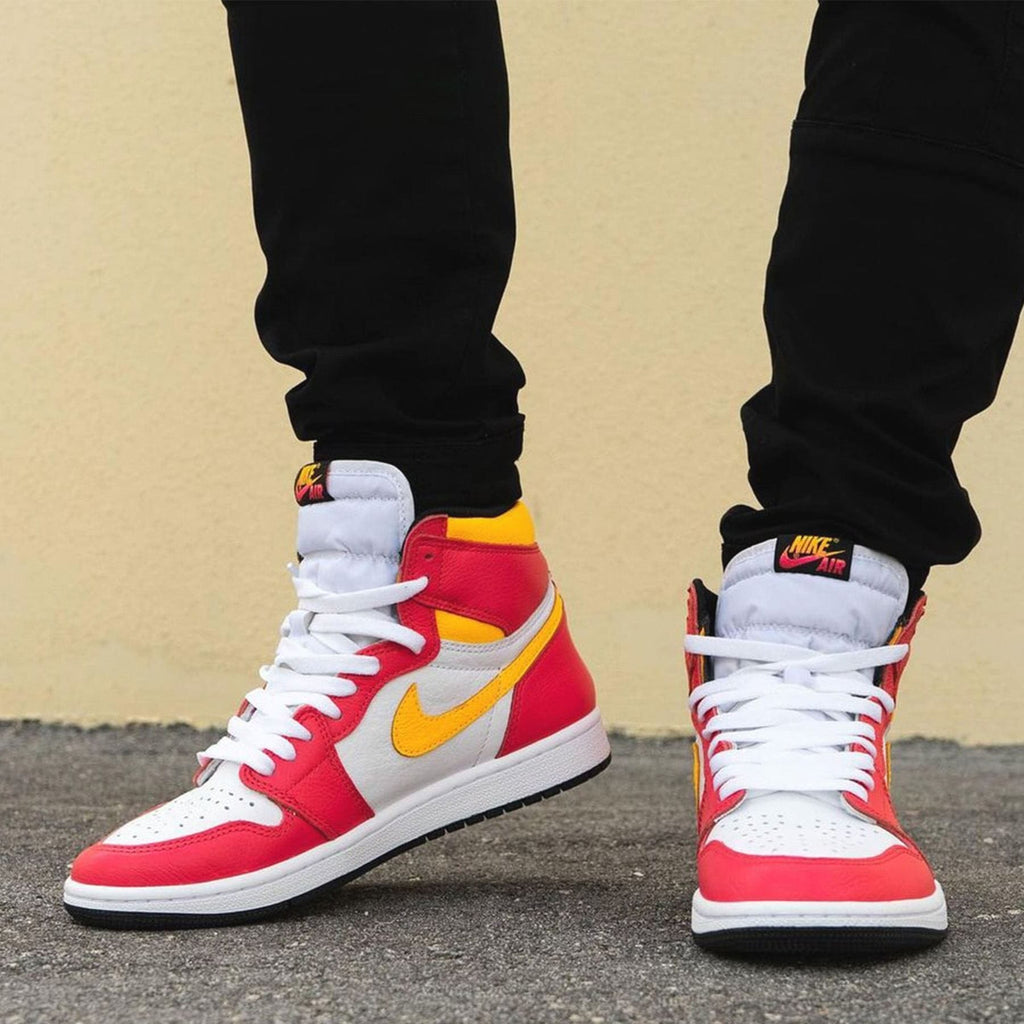 Air Jordan 1 Retro High OG 'Light Fusion Red' — UK 3 | EU 35.5 | US 3.5 — Alternate View 8