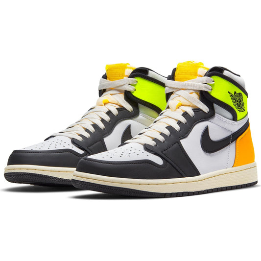Air Jordan 1 Retro High OG 'Volt Gold' — UK 3 | EU 35.5 | US 3.5 — Side View