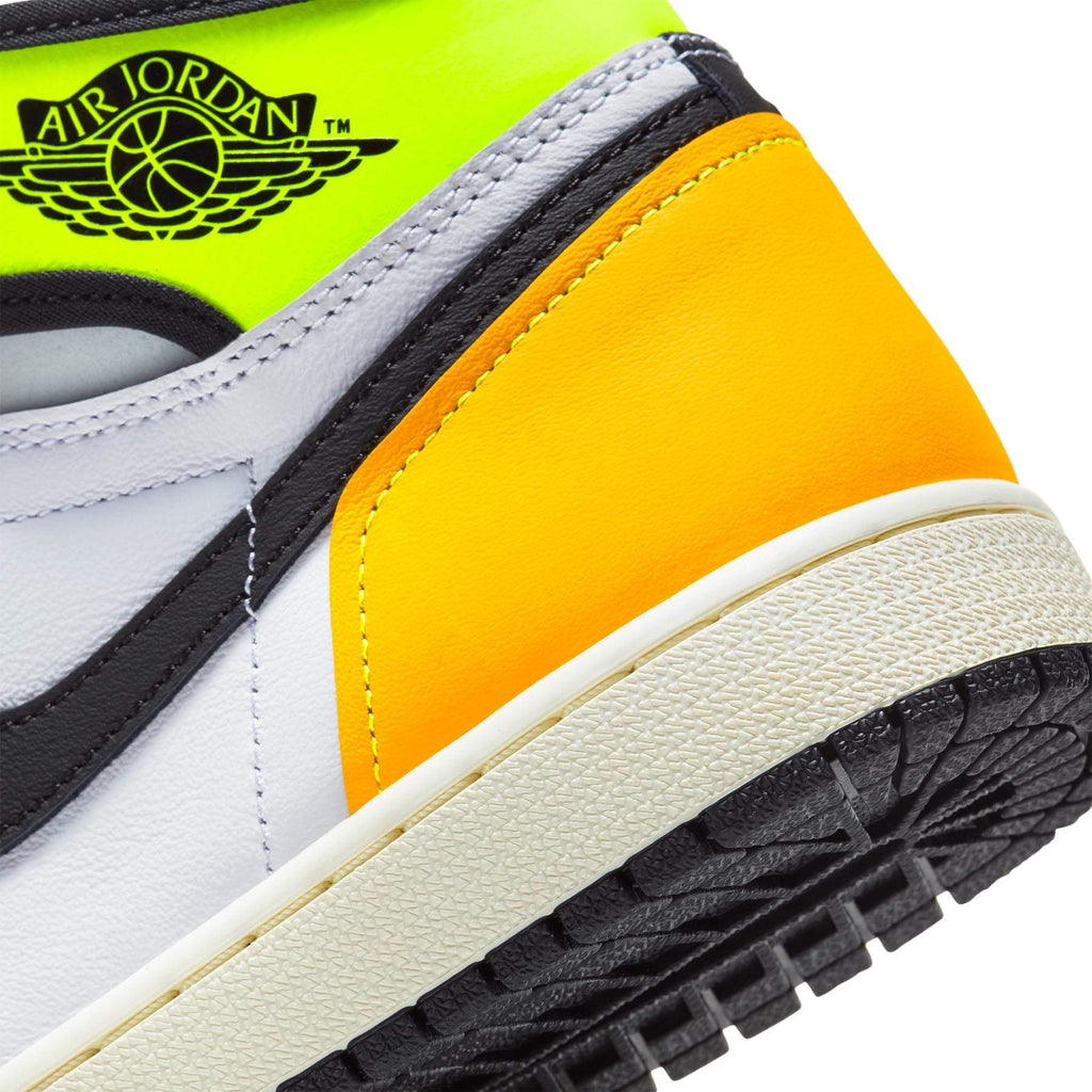 Air Jordan 1 Retro High OG 'Volt Gold' — UK 3 | EU 35.5 | US 3.5 — Alternate View 7
