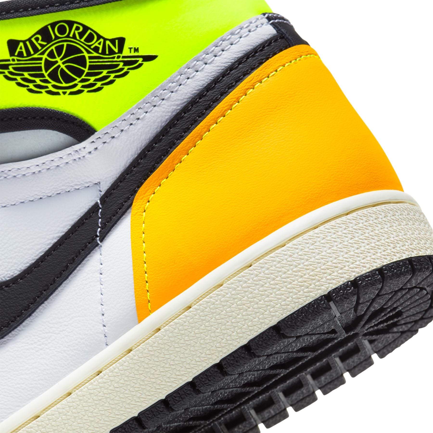 Air Jordan 1 Retro High OG 'Volt Gold' — UK 3 | EU 35.5 | US 3.5 — Alternate View 7