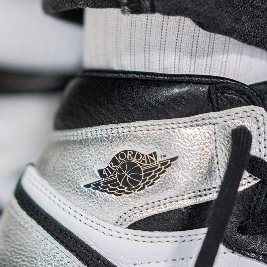 Air Jordan 1 Wmns Retro High OG 'Silver Toe' — UK 2.5 | EU 35.5 | US 5 — Alternate View 7