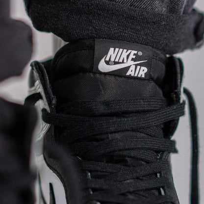 Air Jordan 1 Wmns Retro High OG 'Silver Toe' — UK 2.5 | EU 35.5 | US 5 — Detail View