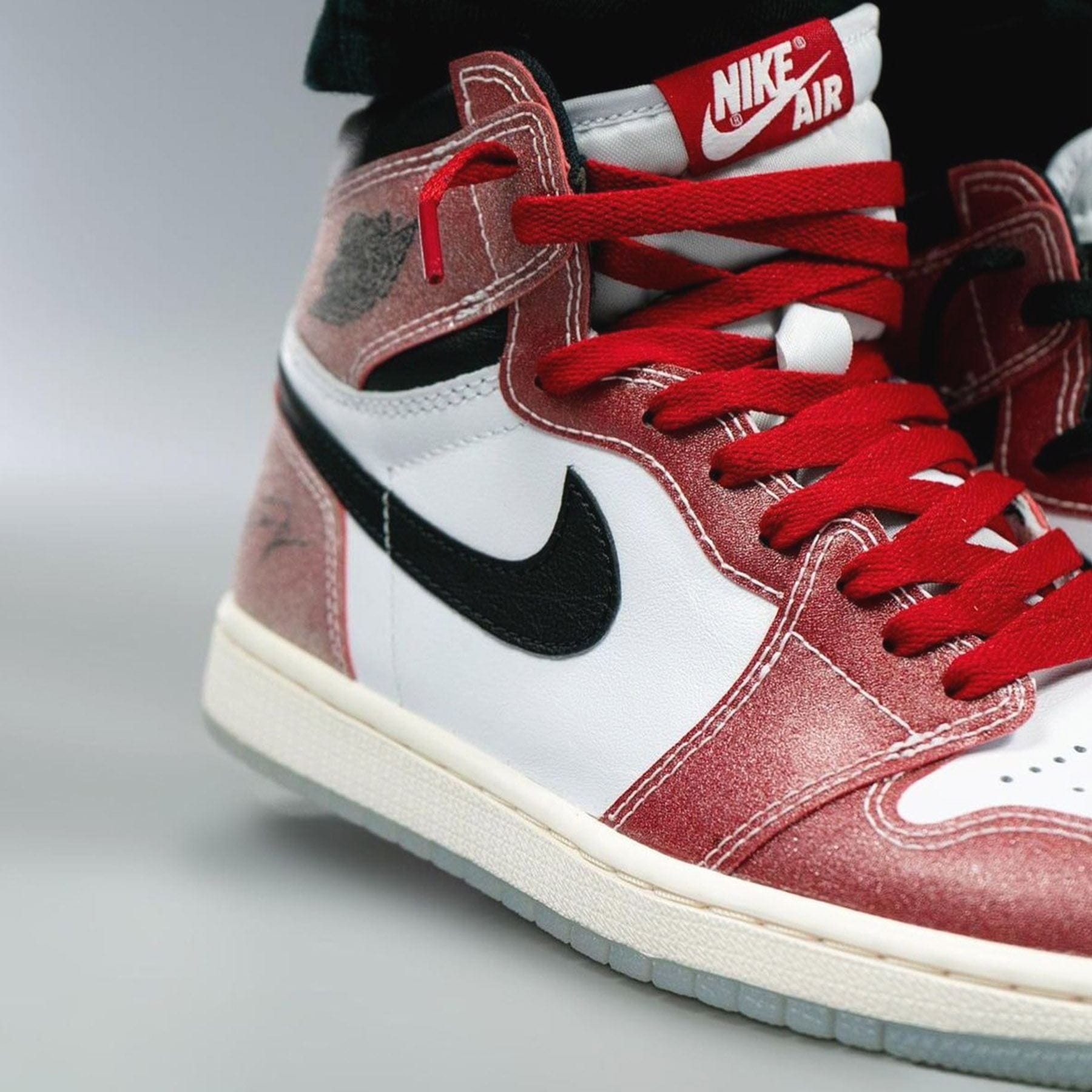 Trophy Room x Air Jordan 1 Retro High OG SP 'Chicago' — UK 3 | EU 35.5 | US 3.5 — Alternate View 8