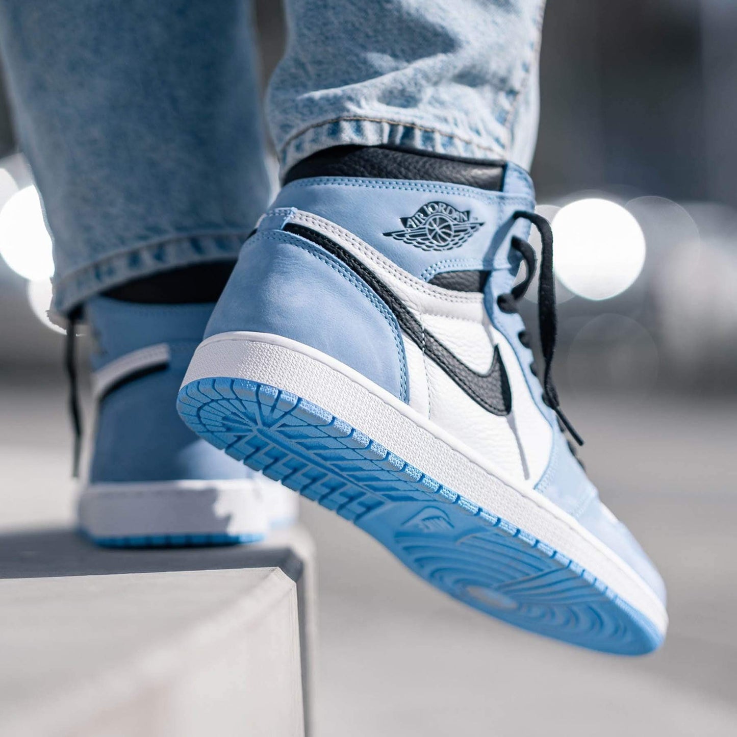 Air Jordan 1 Retro High OG 'University Blue' — UK 3 | EU 35.5 | US 3.5 — Alternate View 7