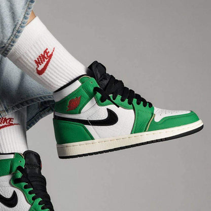 Air Jordan 1 Wmns Retro High OG 'Lucky Green' — UK 2.5 | EU 35.5 | US 5 — Alternate View 7